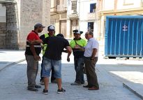 Los vecinos de la calle Valencia denuncian las molestias que sufren durante años por las obras